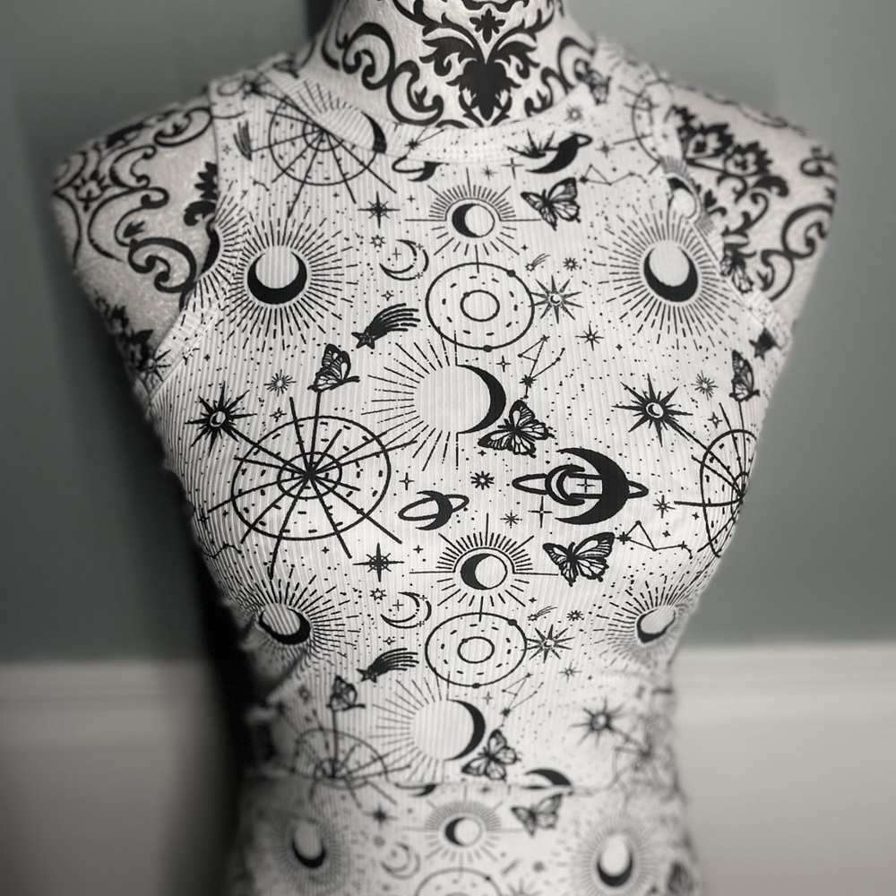 graphic print sleeveless top ミ★